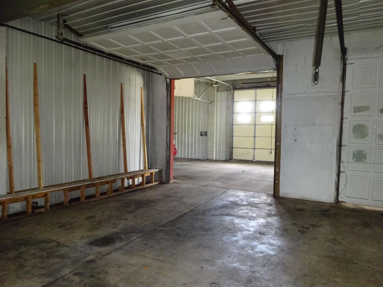 103 N Main St, Wanatah, IN 46390